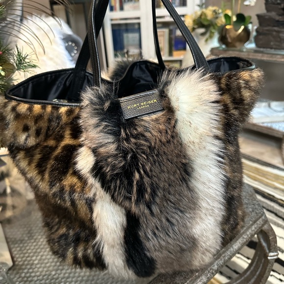 🔥🔥Kurt Geiger Faux Fur Multicolor Tote🔥🔥 - Picture 1 of 5